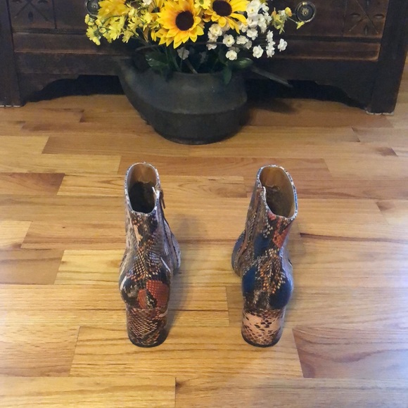 Boots - Picture 4 of 13